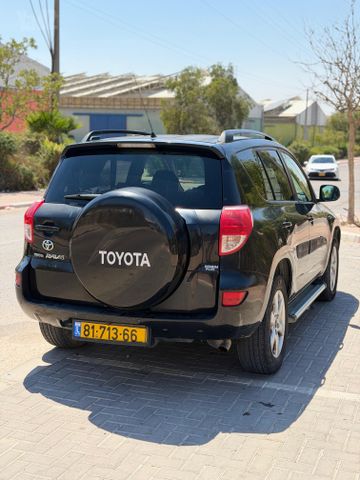טויוטה RAV4