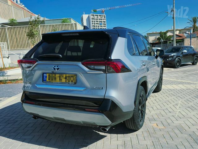 טויוטה RAV4