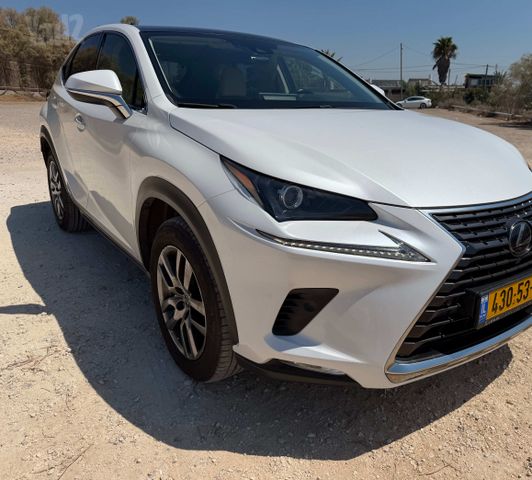 לקסוס NX