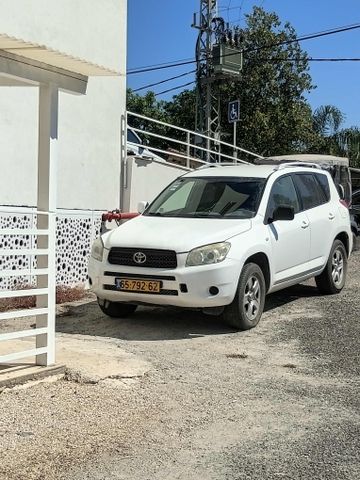 מודעת רכב טויוטה RAV4