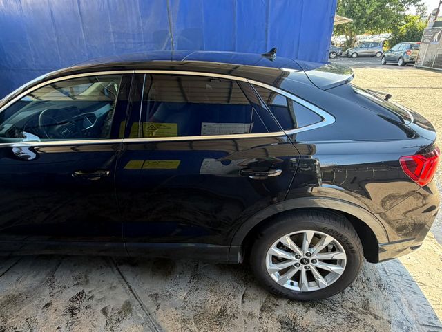 אאודי Q3