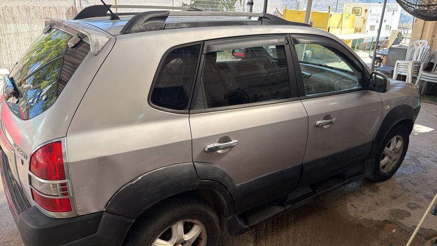 טוסון GLS LTH אוט׳ בנזין 2.7 (175 כ״ס)