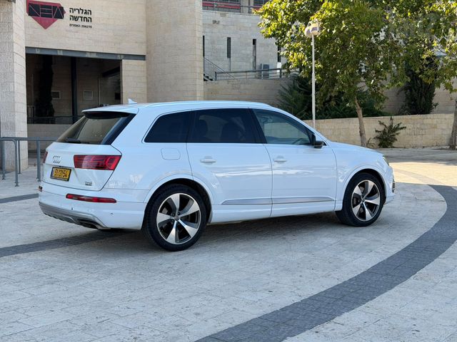 אאודי Q7