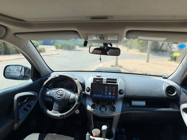 מודעת רכב טויוטה RAV4