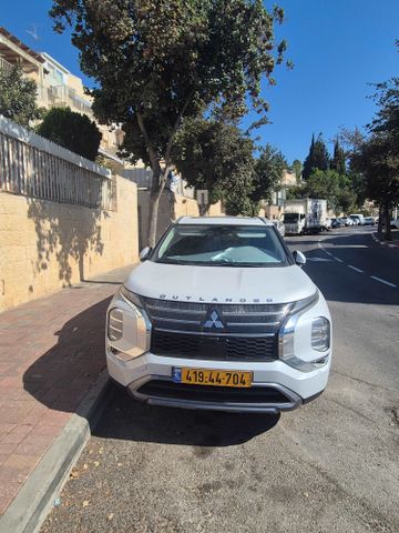 מיצובישי אאוטלנדר