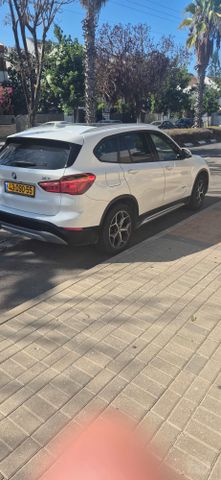 ב מ וו X1