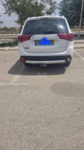 מיצובישי אאוטלנדר