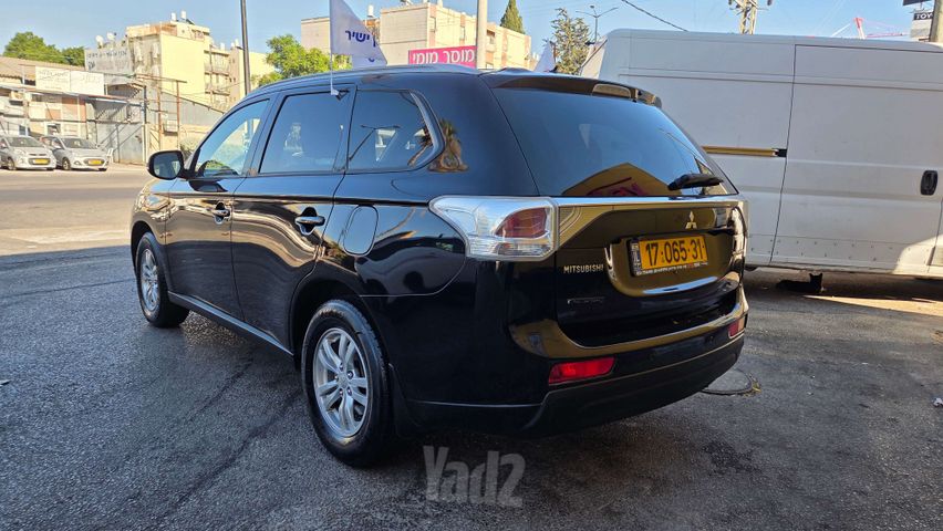 מיצובישי אאוטלנדר