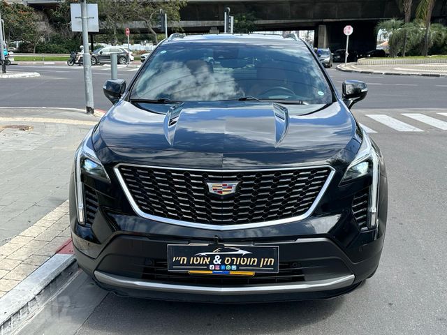 קאדילק XT4