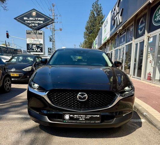 מודעת רכב מאזדה CX-30