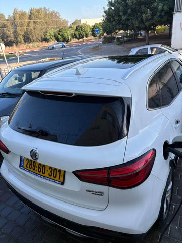 אם ג'י EHS PHEV