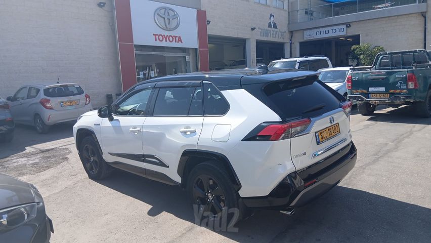 טויוטה RAV4