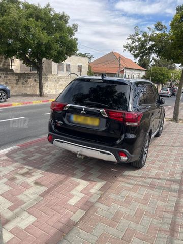 מיצובישי אאוטלנדר
