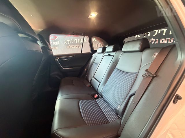טויוטה RAV4