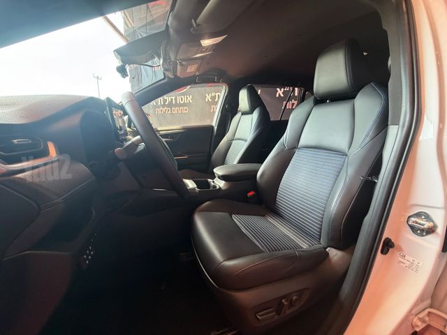 טויוטה RAV4