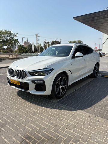 ב מ וו X6