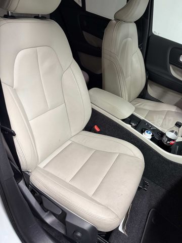 וולוו XC40