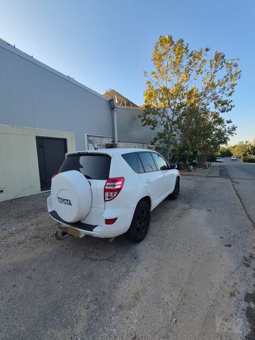 טויוטה RAV4