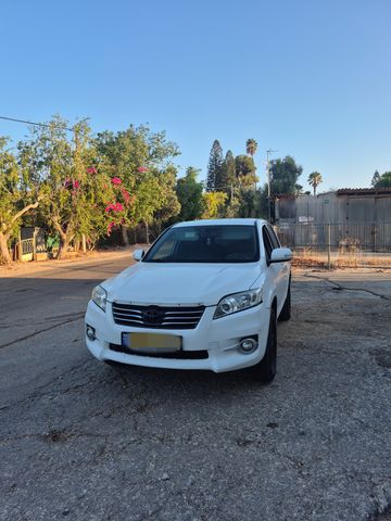 מודעת רכב טויוטה RAV4