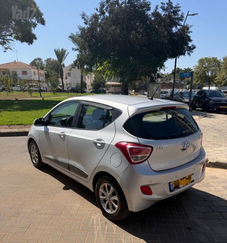 יונדאי i10