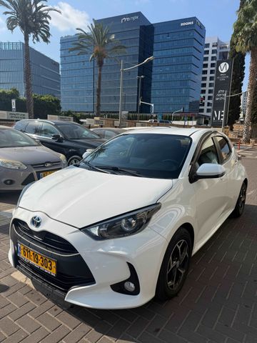 טויוטה יאריס