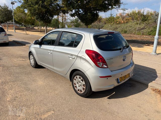 יונדאי i20