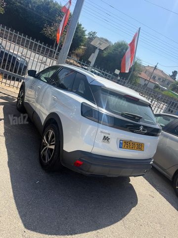 פיג'ו 3008