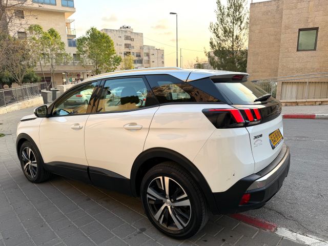 פיג'ו 3008