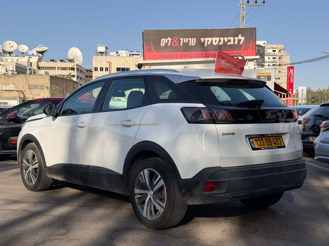 פיג'ו 3008
