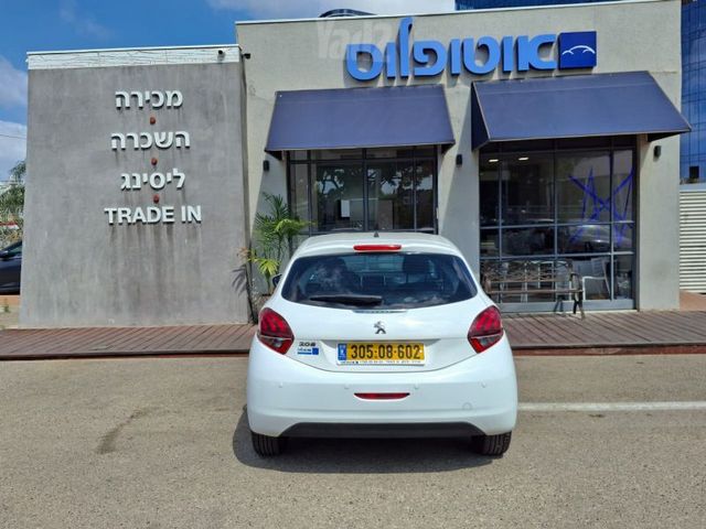 פיג'ו 208
