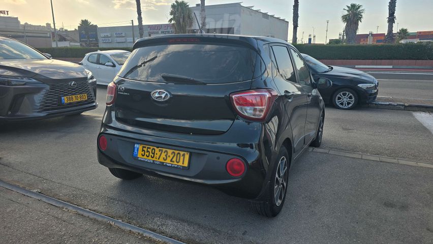 יונדאי i10