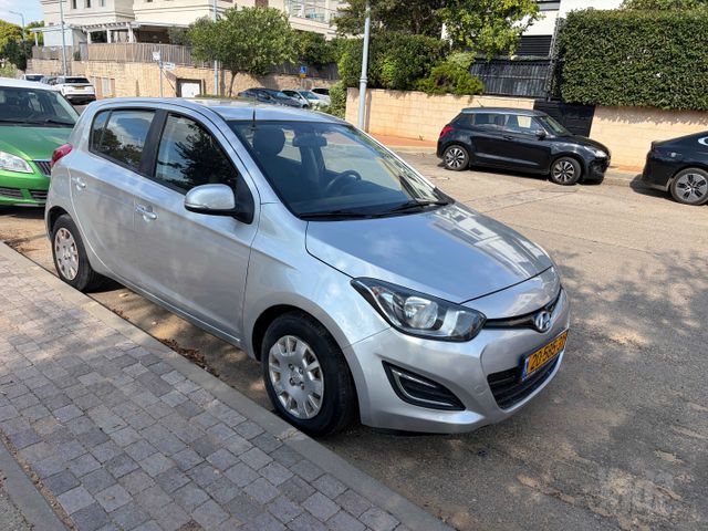 מודעת רכב יונדאי i20