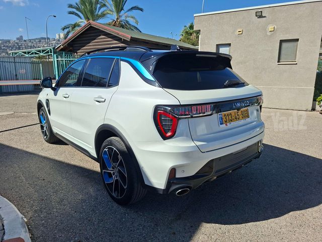 לינק אנד קו 01