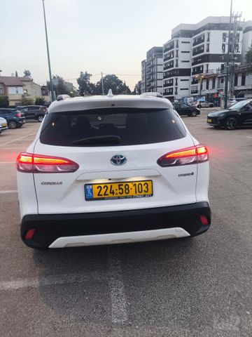 טויוטה קורולה קרוס