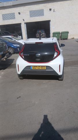 מודעת רכב טויוטה אייגו X 2