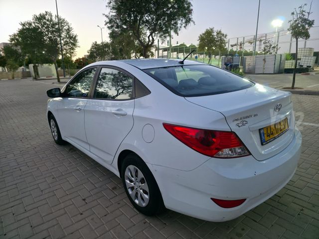 יונדאי אקסנט i25