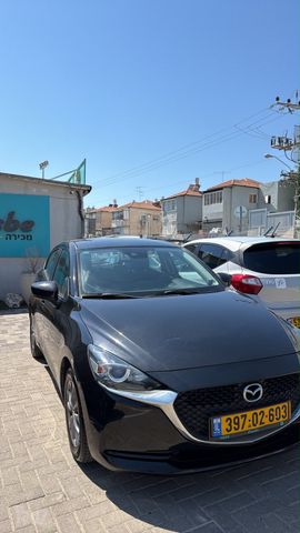 מודעת רכב מאזדה 2