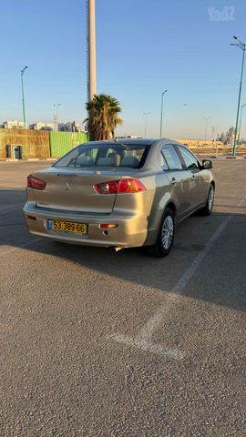 מיצובישי לנסר