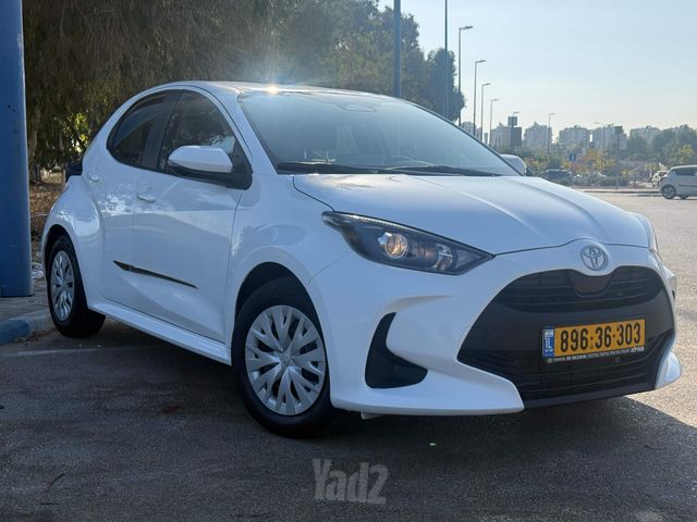 טויוטה יאריס