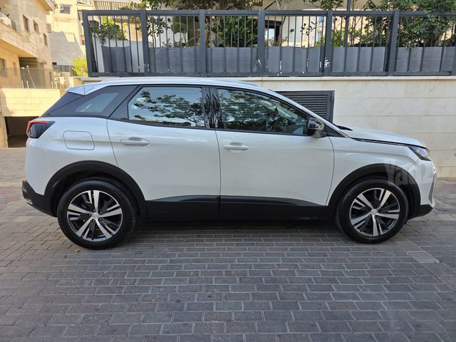 פיג'ו 3008