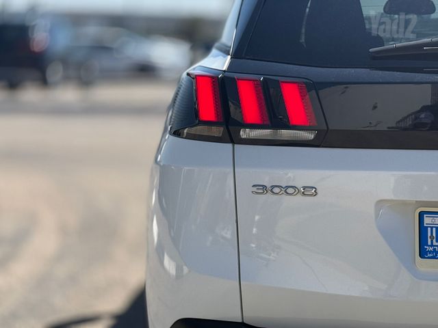 פיג'ו 3008