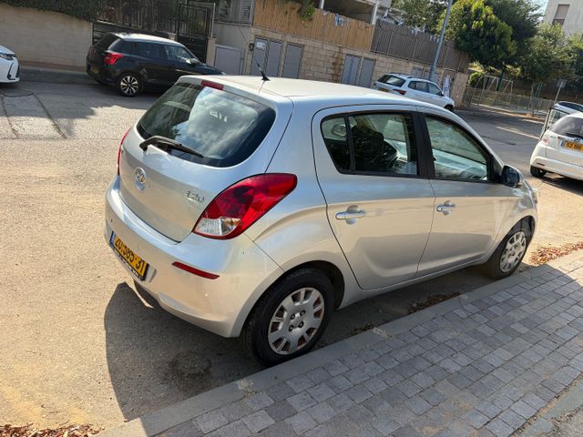 יונדאי i20