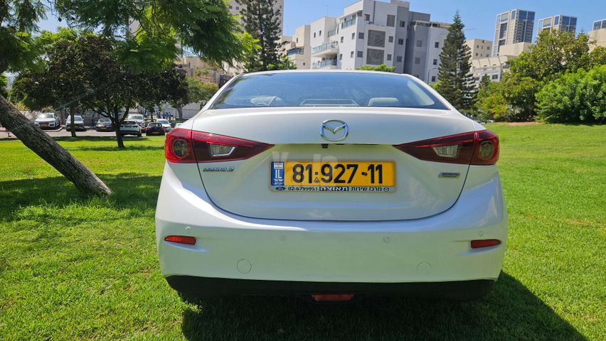 מאזדה 3