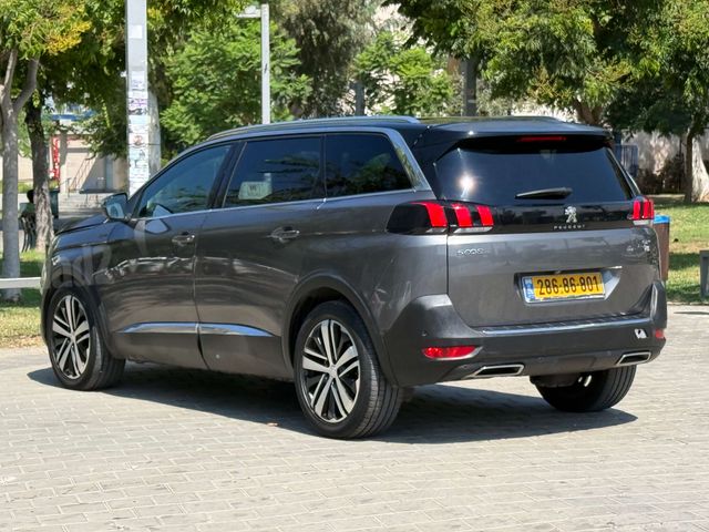 פיג'ו 5008