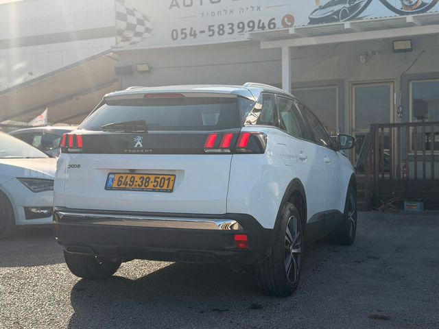 פיג'ו 3008