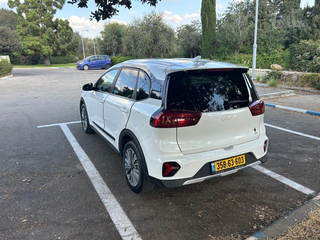 קיה נירו פלוס