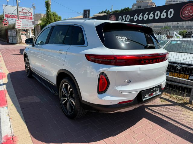 סקייוול ET5