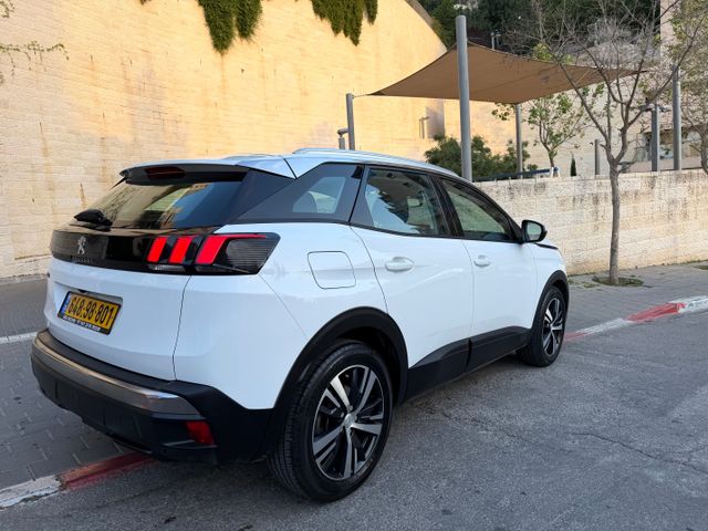 פיג'ו 3008