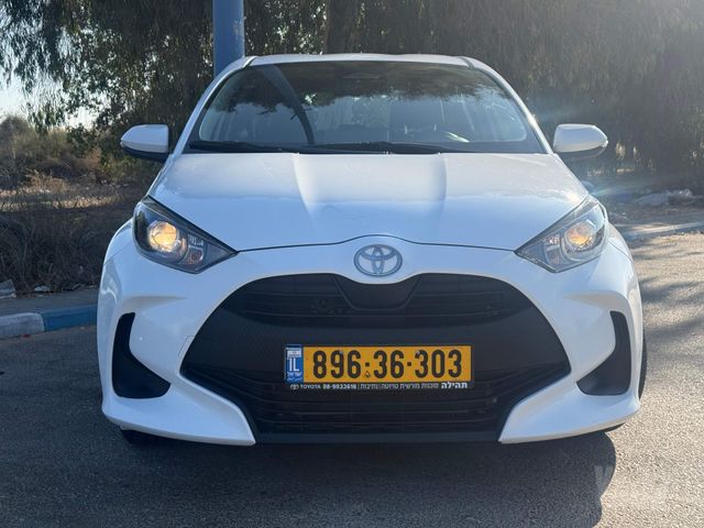 טויוטה יאריס