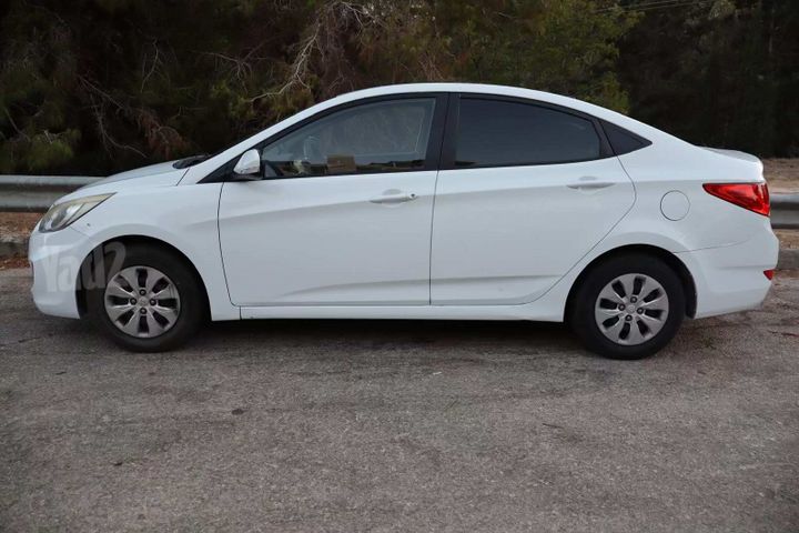 יונדאי אקסנט i25